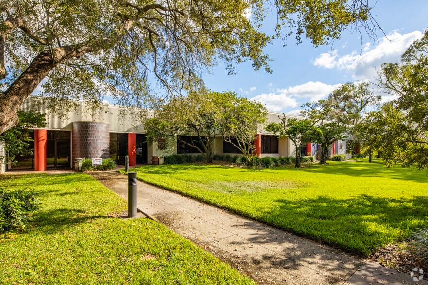 1209 Tech Blvd, Tampa, FL for lease - Primary Photo - Image 1 of 41