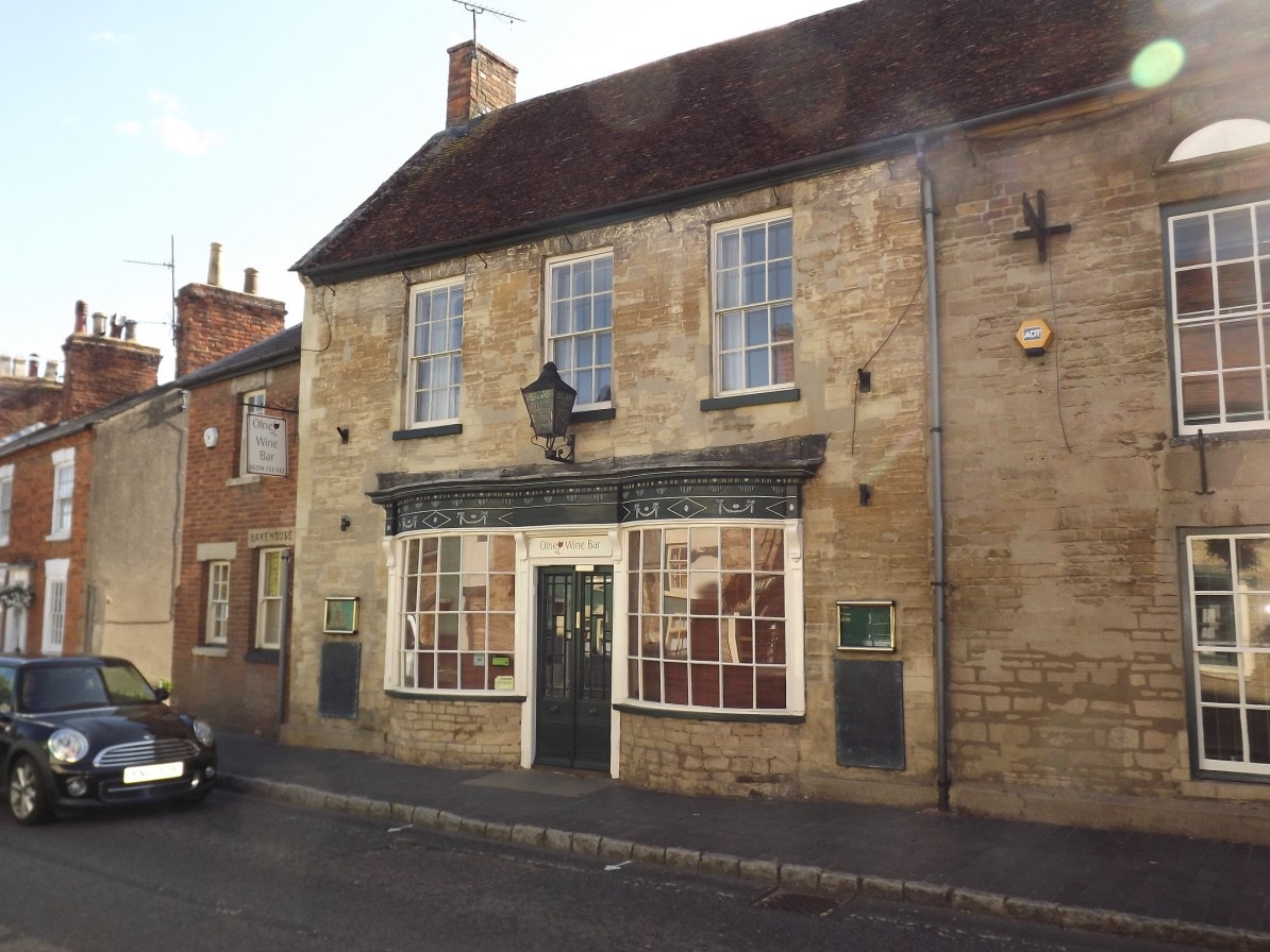 9 High St S, Olney for sale Primary Photo- Image 1 of 1