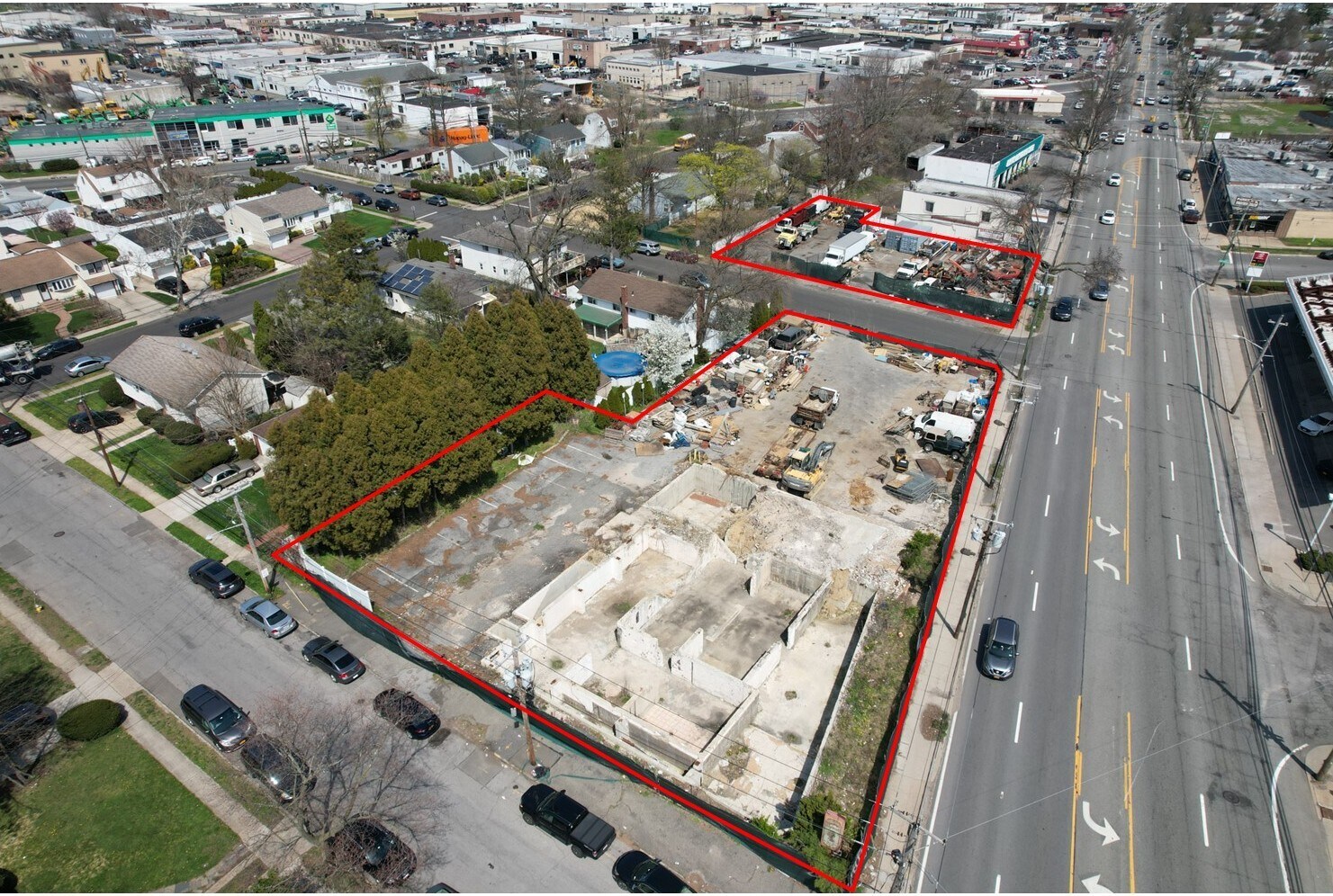 841 Old Country Rd, Westbury, NY for sale Primary Photo- Image 1 of 1