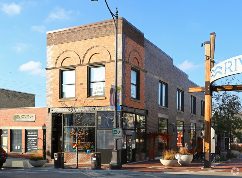 15 E Wilson St, Batavia, IL for lease - Building Photo - Image 1 of 3