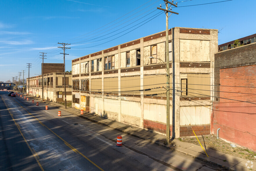 6660 Mount Elliott St, Detroit, MI for lease - Building Photo - Image 2 of 4