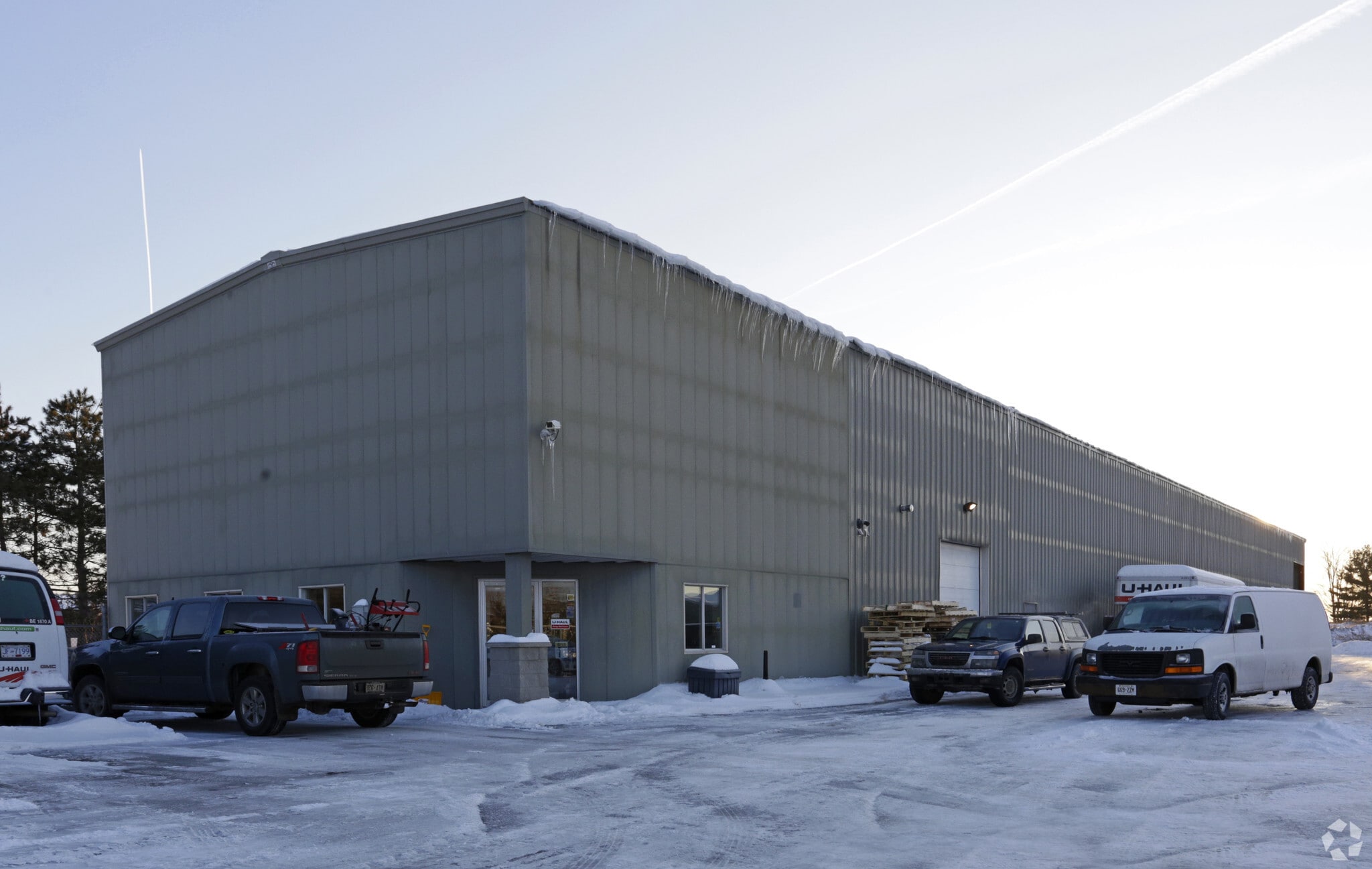 216 Cardevco Rd, Ottawa, ON for sale Primary Photo- Image 1 of 1