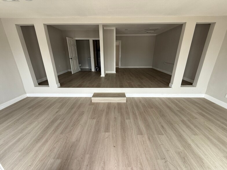 2809 Market St, Baytown, TX for lease - Building Photo - Image 3 of 47