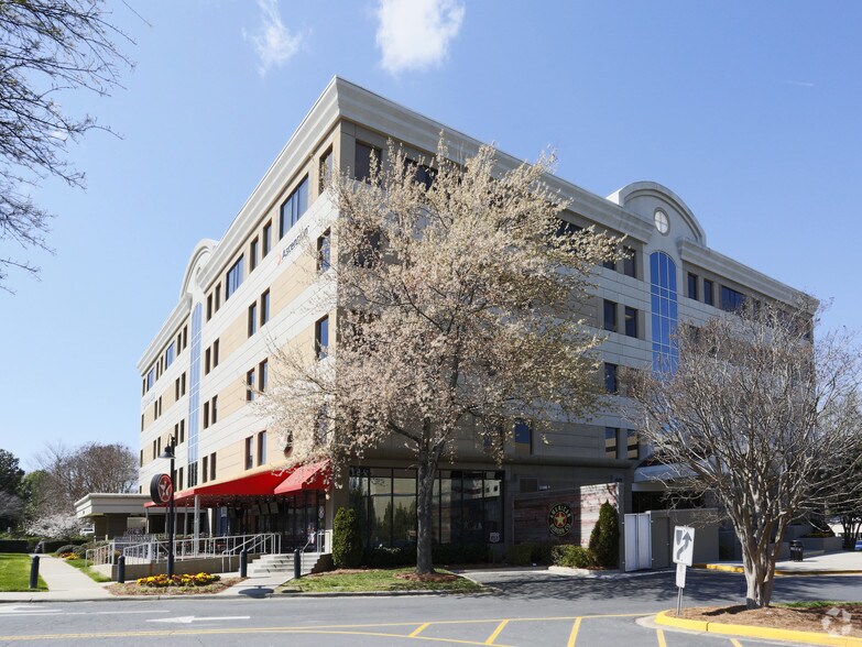 5821 Fairview Rd, Charlotte, NC for lease - Image 1 of 16