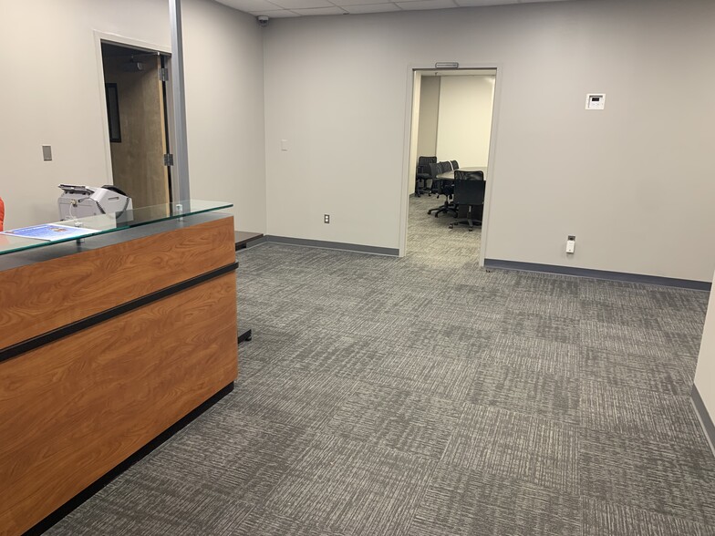 2245 US Highway 130, Dayton, NJ for lease - Interior Photo - Image 3 of 19