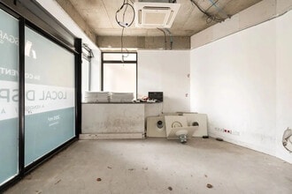 34 Rue De La Convention, Paris for sale Interior Photo- Image 2 of 7