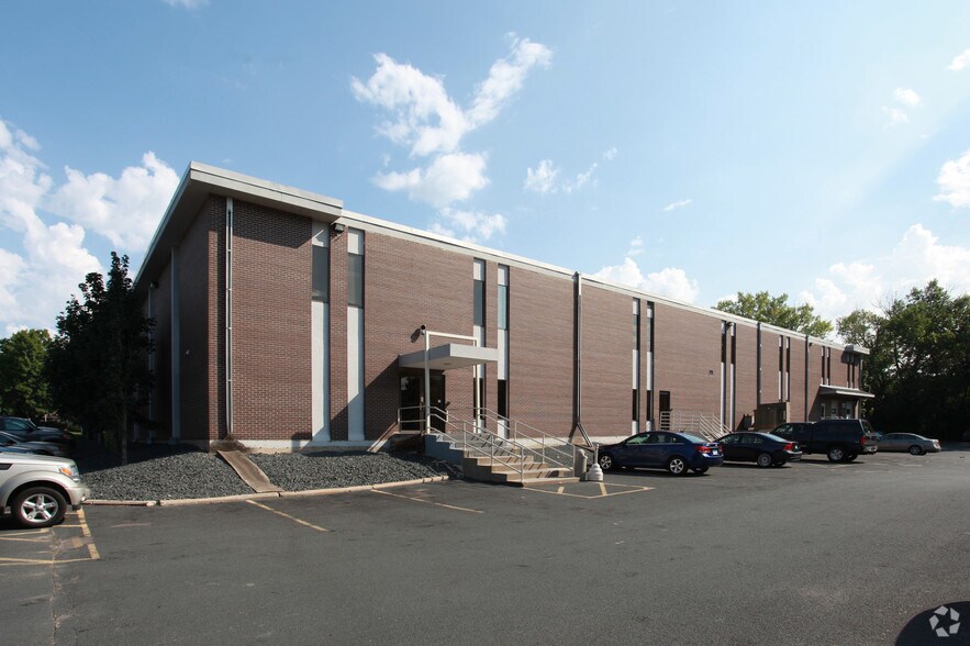 4445 77th St W, Edina, MN for sale - Primary Photo - Image 1 of 1