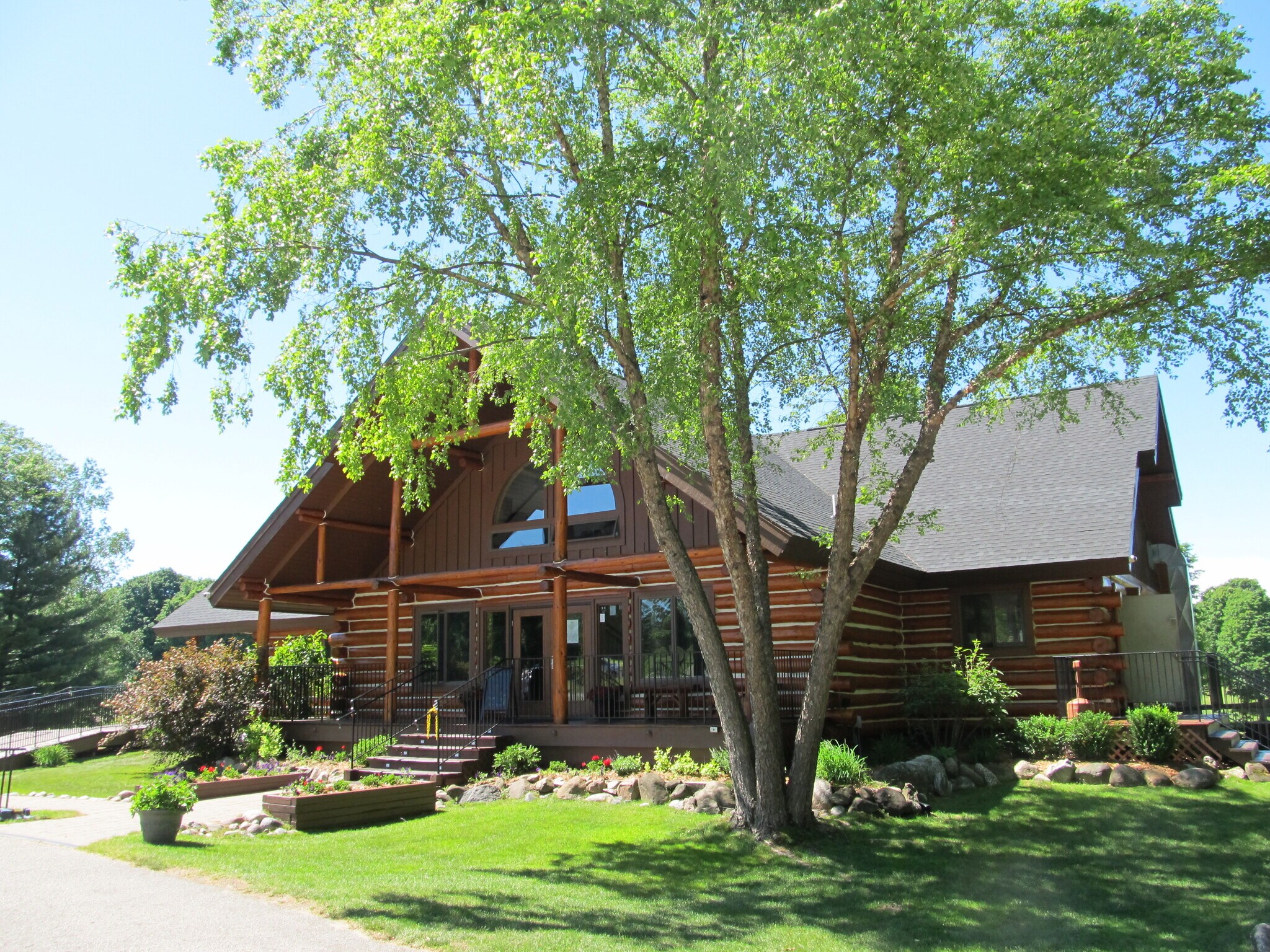 1875 Club House Dr, Harbor Springs, MI for sale Primary Photo- Image 1 of 1