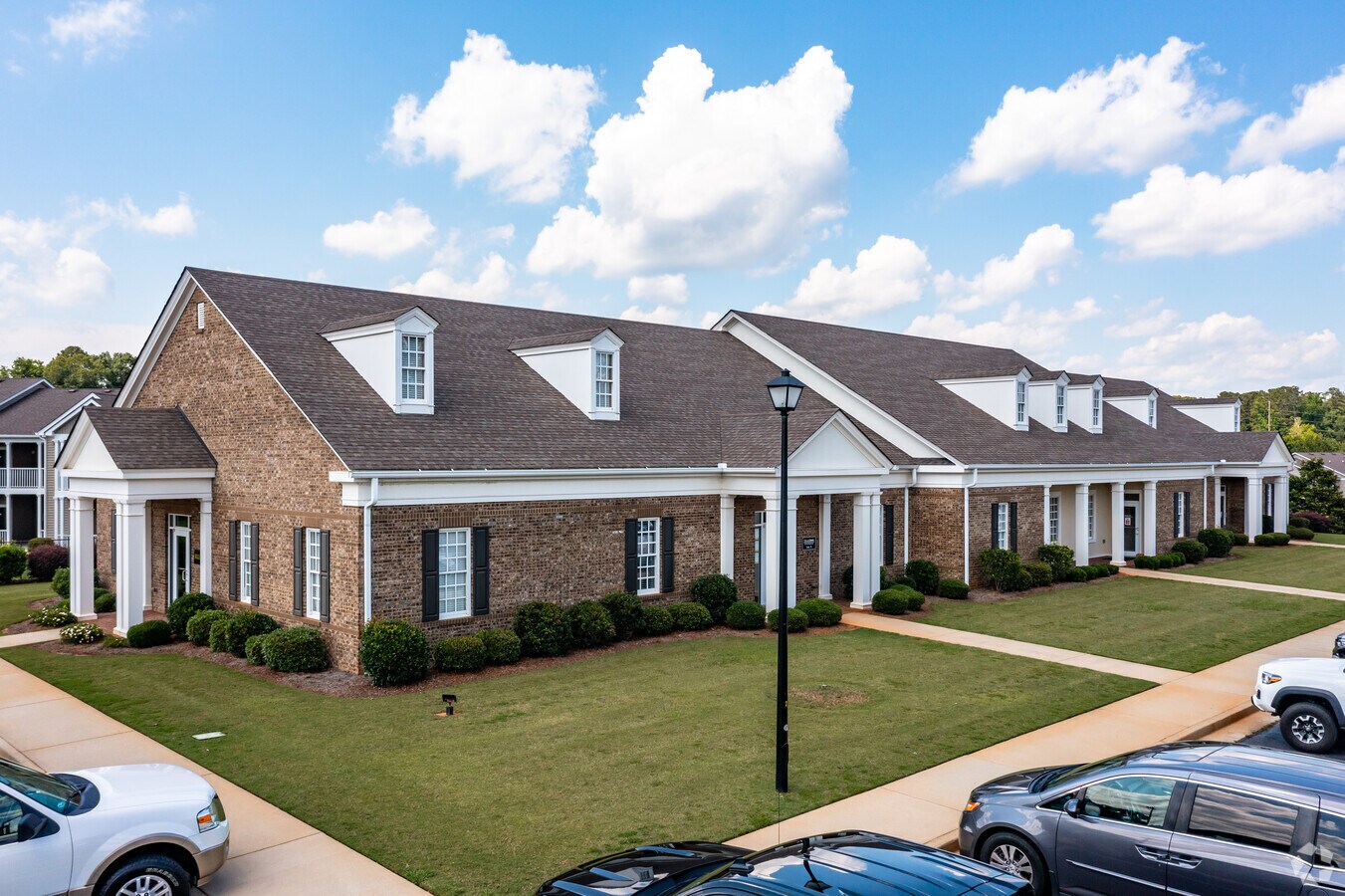 5233 Riverside Dr, Macon, GA 31210