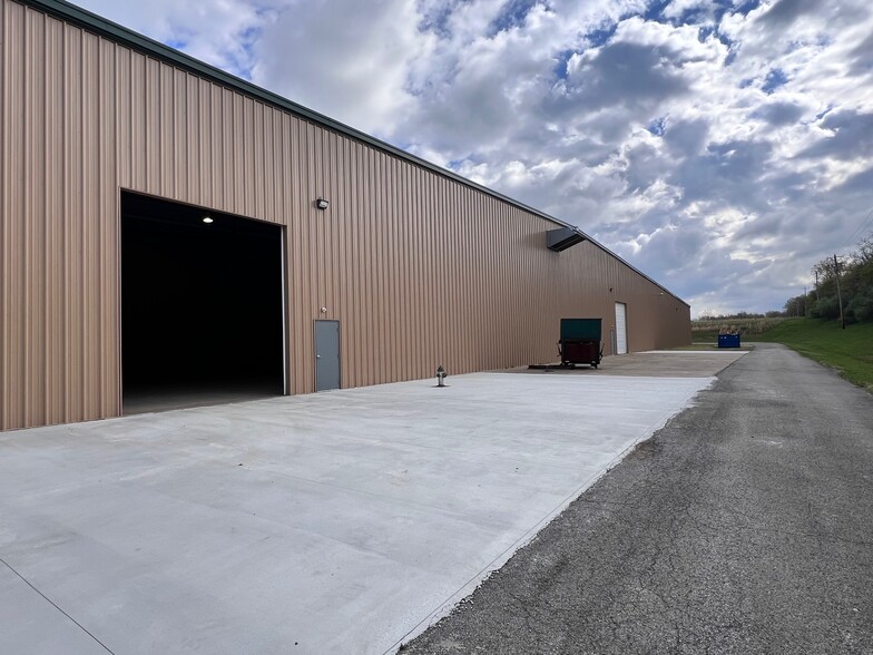 5326 Industrial Park Rd, Metropolis, IL for lease - Building Photo - Image 1 of 1