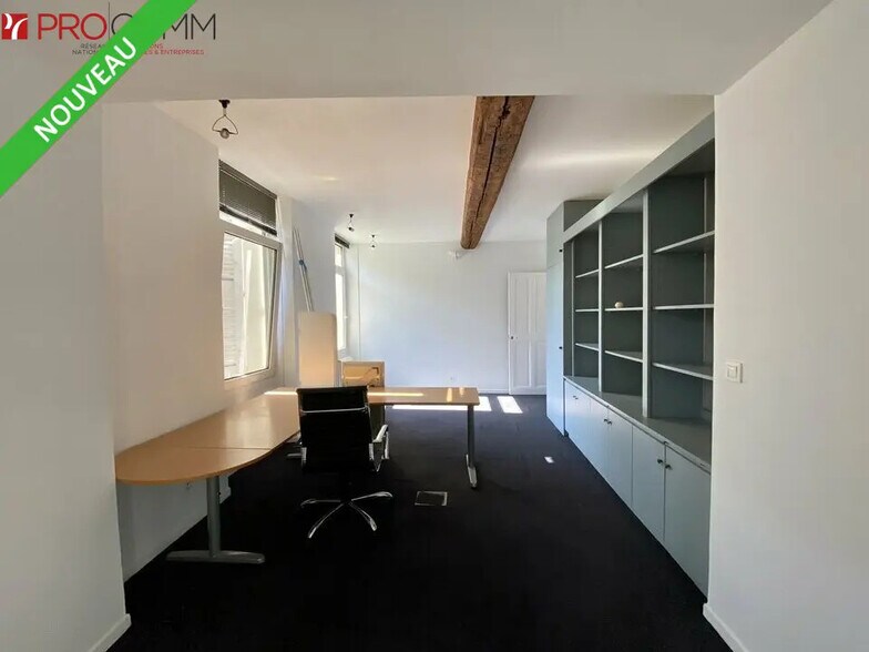 Office in Avignon for lease - Building Photo - Image 1 of 6