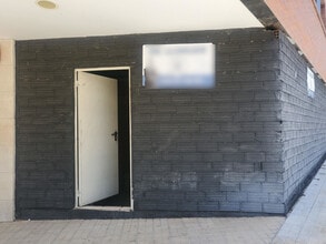 Retail in Manresa, Barcelona for lease Building Photo- Image 2 of 3