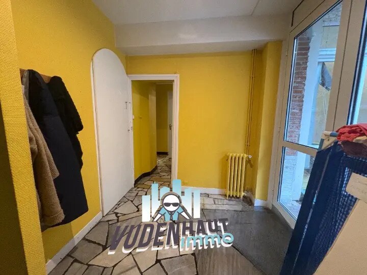 Retail in Toulouse for lease - Interior Photo - Image 1 of 9