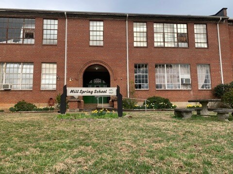 156 School Rd, Mill Spring, NC for sale Primary Photo- Image 1 of 1