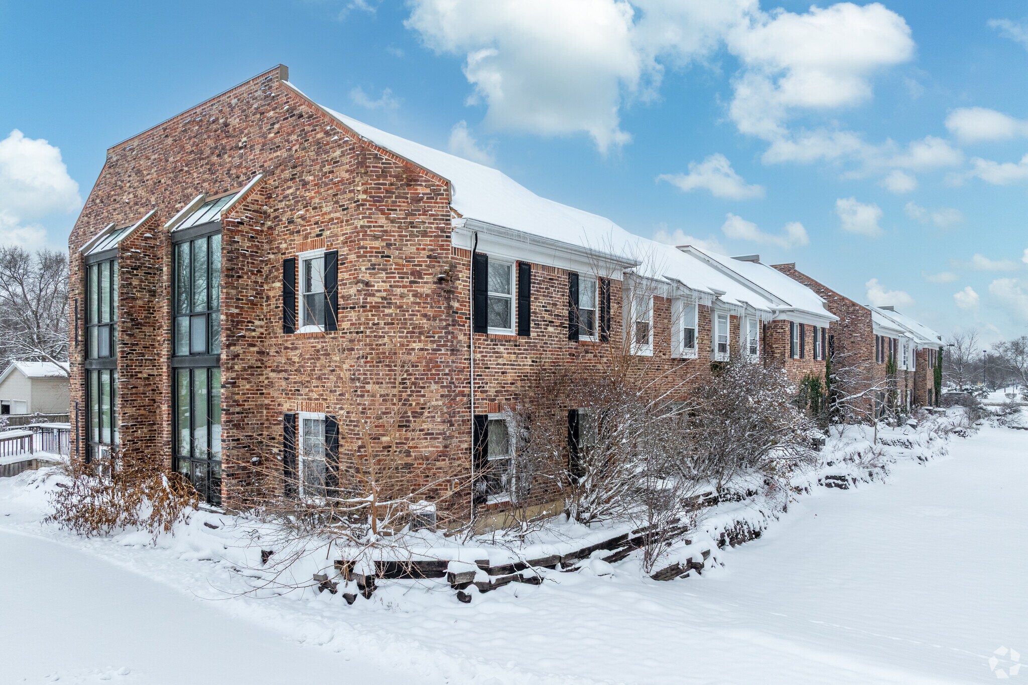 100 W Roosevelt Rd, Wheaton, IL for sale Primary Photo- Image 1 of 1