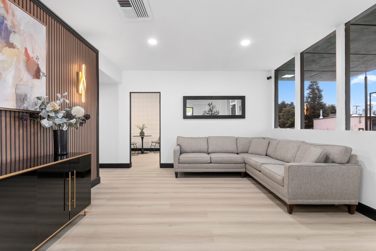 2520 L St, Bakersfield, CA for lease Building Photo- Image 1 of 19