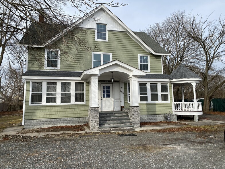 165 Montauk Hwy, Blue Point, NY for sale - Primary Photo - Image 1 of 27