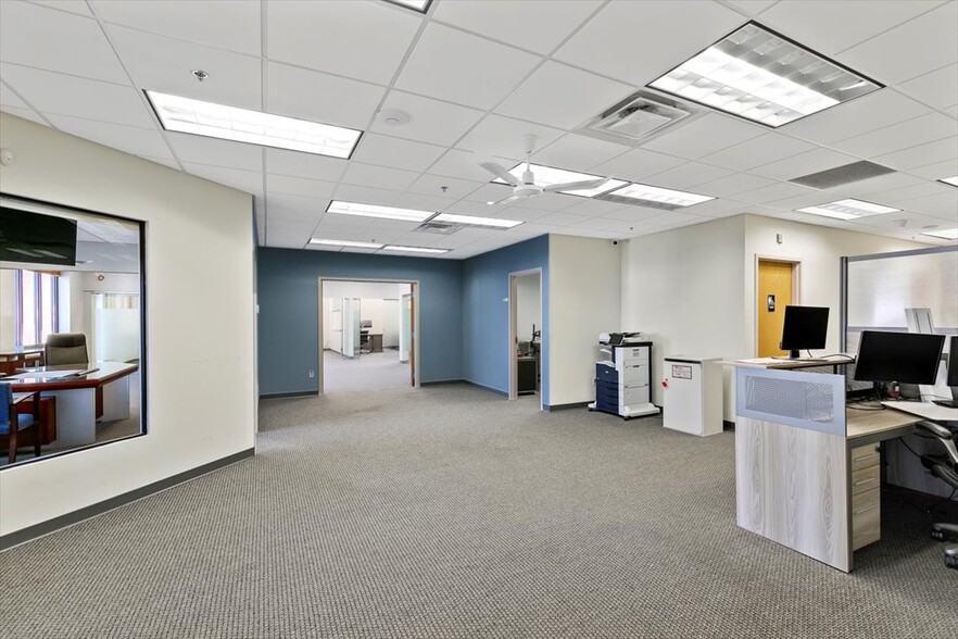 1492 Highland Ave, Cheshire, CT for lease - Building Photo - Image 2 of 11