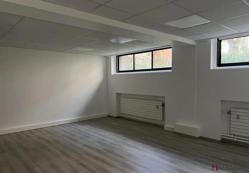 Office in Rouen for lease - Interior Photo - Image 2 of 5
