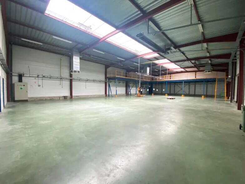 Flex in Saint-Germain-de-la-Grange for sale - Interior Photo - Image 2 of 9