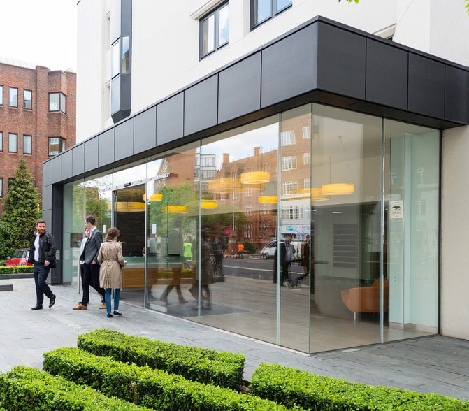 161 Hammersmith Rd, London for lease - Building Photo - Image 2 of 13