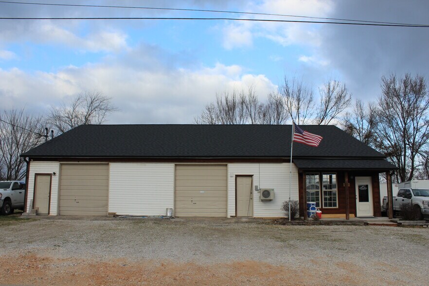 281 Kevin Ln, Springdale, AR for sale - Primary Photo - Image 1 of 1