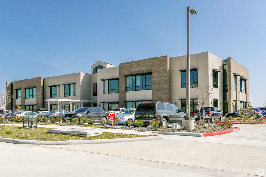 8540 Broadway St, Pearland, TX for lease - Building Photo - Image 1 of 7