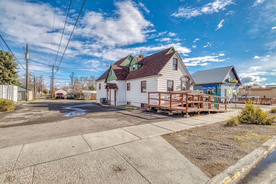 235 W Idaho Ave, Ontario, OR for sale - Primary Photo - Image 2 of 41