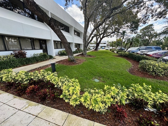 4360 Northlake Blvd, Palm Beach Gardens, FL for lease - Building Photo - Image 2 of 8