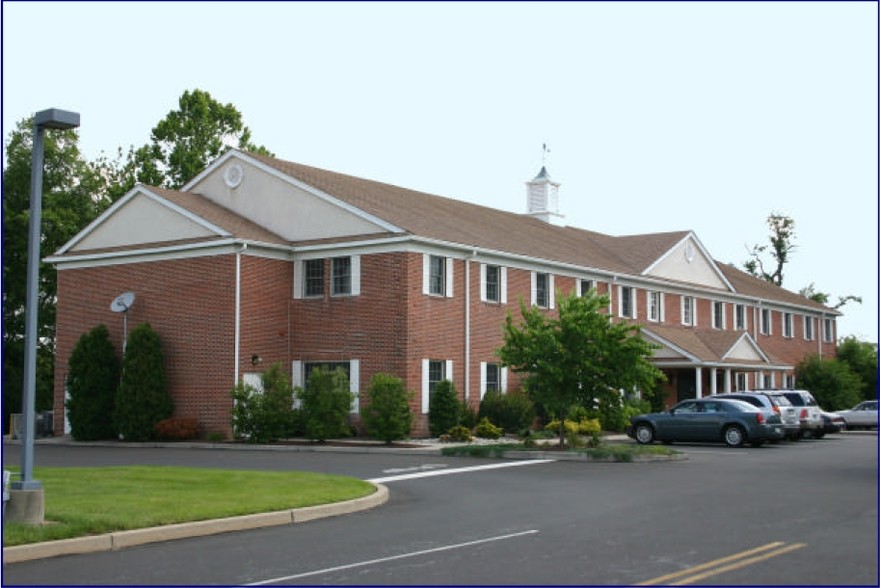 210 Penns Trl, Newtown, PA for sale - Building Photo - Image 1 of 1