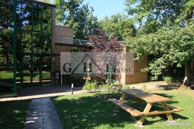 Office in Montlhéry for lease Building Photo- Image 1 of 7