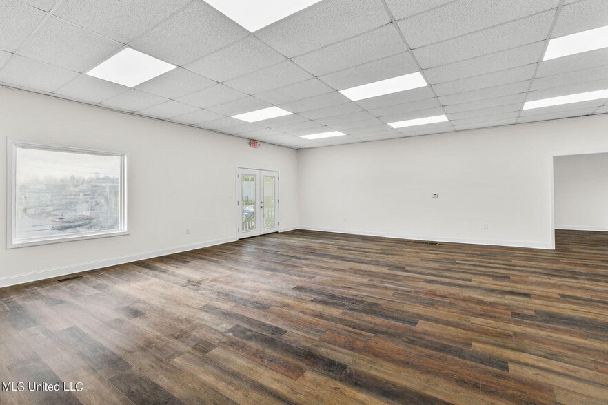 148 Weisenberger Rd, Madison, MS for lease - Interior Photo - Image 1 of 12