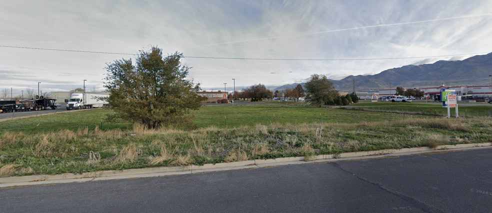 2200 N Main St, Logan, UT for lease - Building Photo - Image 2 of 4