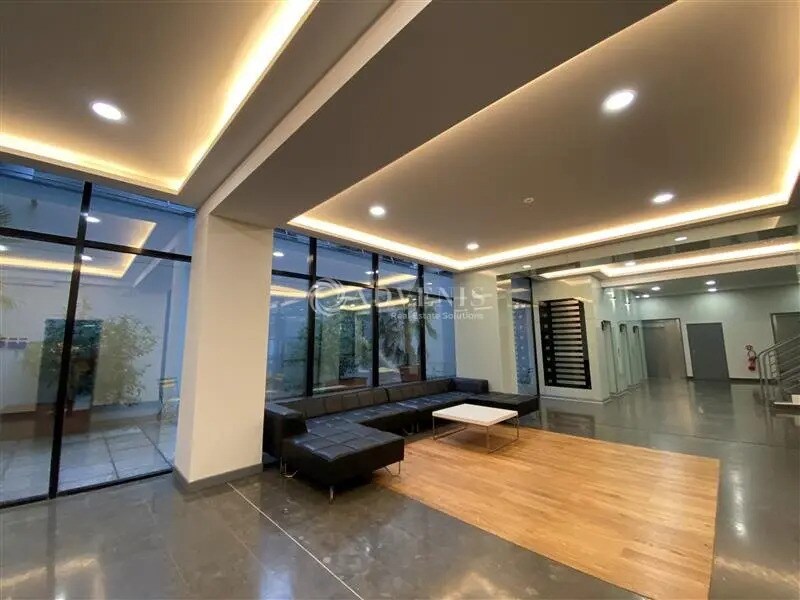 Office in Montigny-le-Bretonneux for lease Lobby- Image 1 of 7