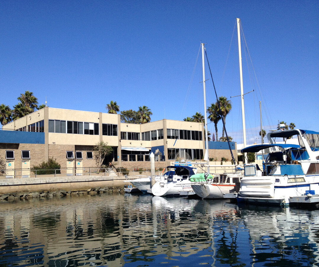 231 yacht club way redondo beach