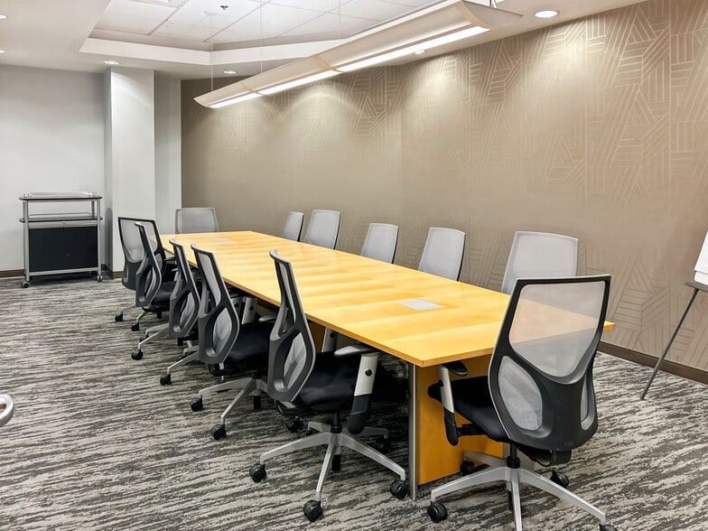 1024 Iron Point Rd, Folsom, CA for lease - Interior Photo - Image 2 of 22