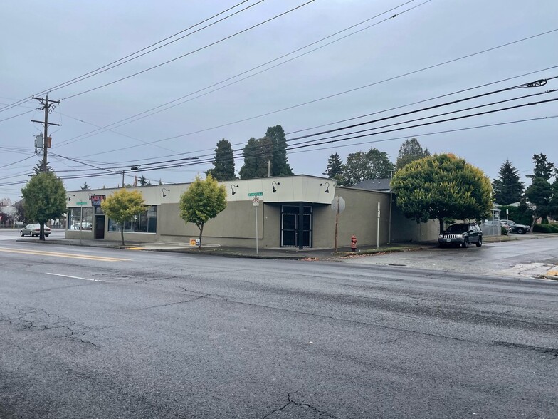 2052-2056 N Lombard St, Portland, OR for lease - Building Photo - Image 2 of 9