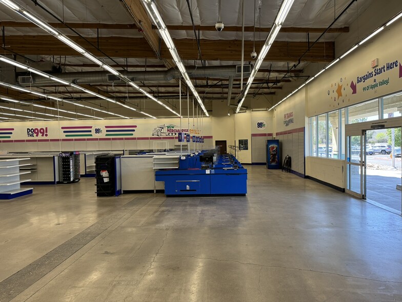 20220-20222 US Highway 18, Apple Valley, CA for lease - Interior Photo - Image 3 of 11