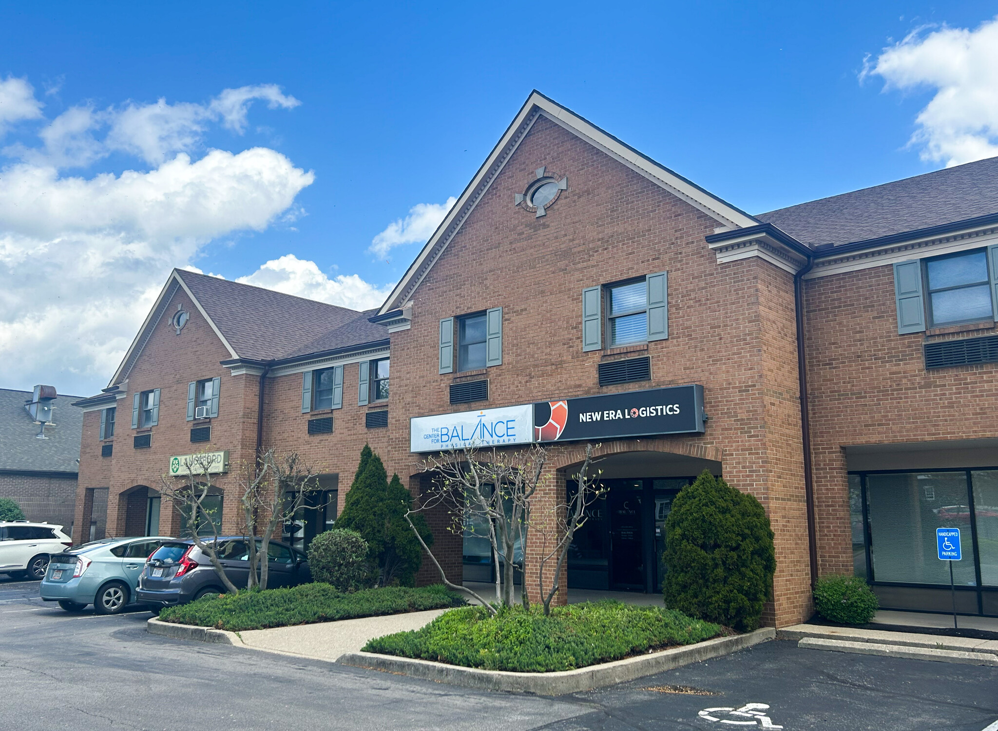 9402-9420 Towne Square Ave, Blue Ash, OH for lease Building Photo- Image 1 of 9