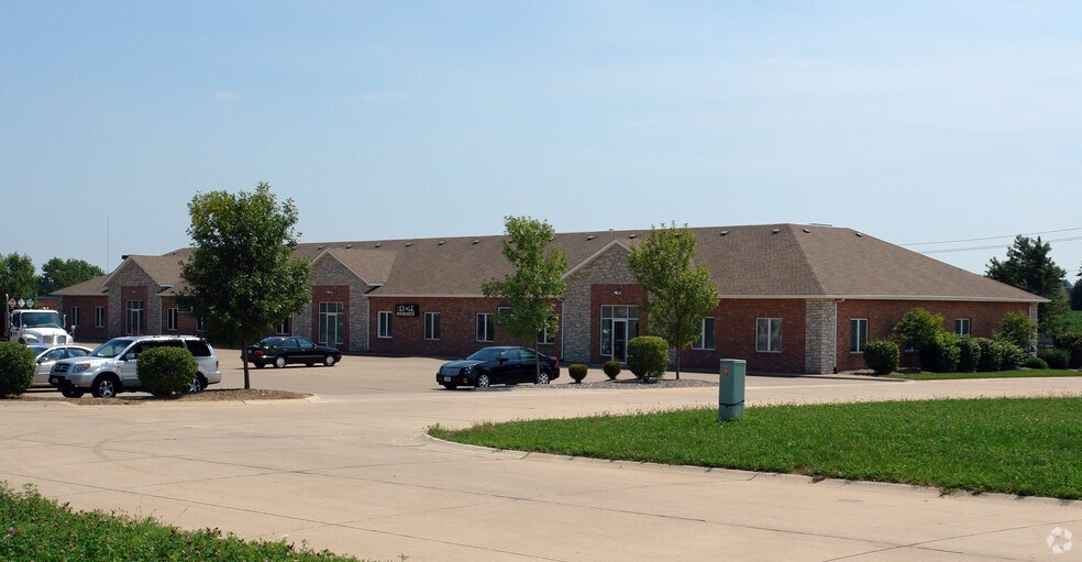 1850 E 53rd St, Davenport, IA for sale - Primary Photo - Image 1 of 1