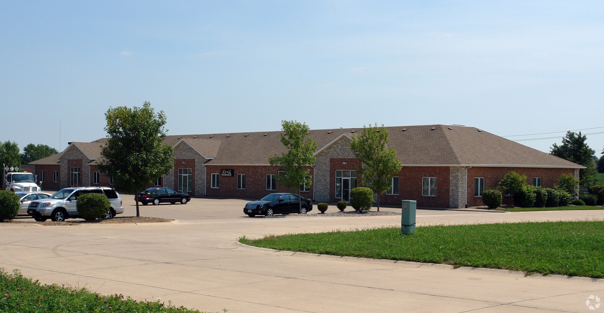 1850 E 53rd St, Davenport, IA for sale Primary Photo- Image 1 of 1