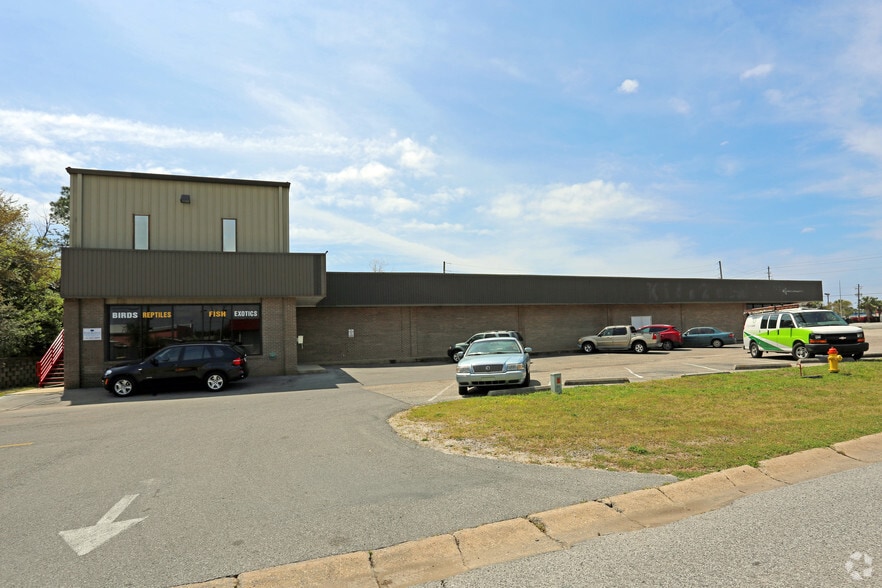 481 Mary Esther Blvd, Mary Esther, FL for lease - Building Photo - Image 3 of 9