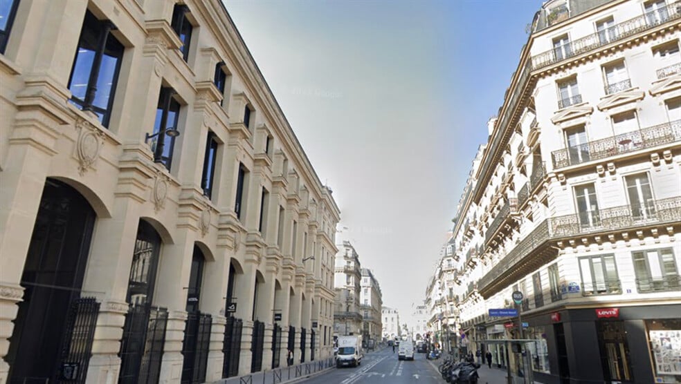 Retail in Paris for lease - Building Photo - Image 2 of 2