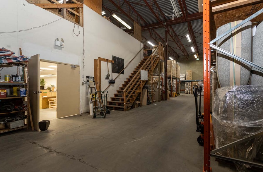 14761 Burrows Rd, Richmond, BC for sale - Interior Photo - Image 3 of 4