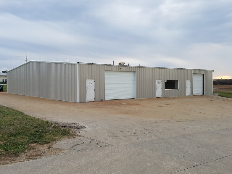 1569 Commercial Park Rd, Wahoo, NE for sale - Primary Photo - Image 1 of 1