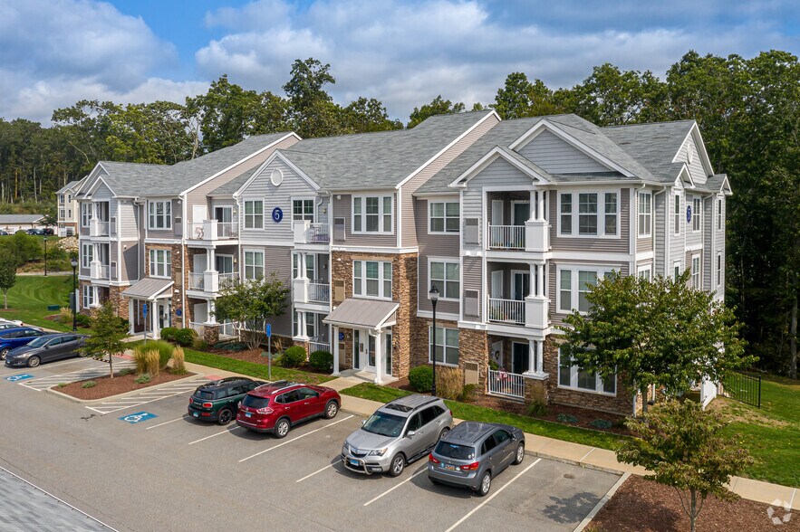 1 Maple Tree Ln, East Lyme, CT for sale - Primary Photo - Image 1 of 1
