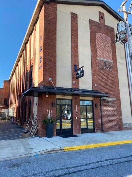 142 Walnut St, Denver, PA for sale - Building Photo - Image 1 of 1