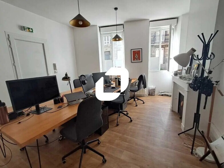 Office in Bordeaux for lease - Interior Photo - Image 2 of 8