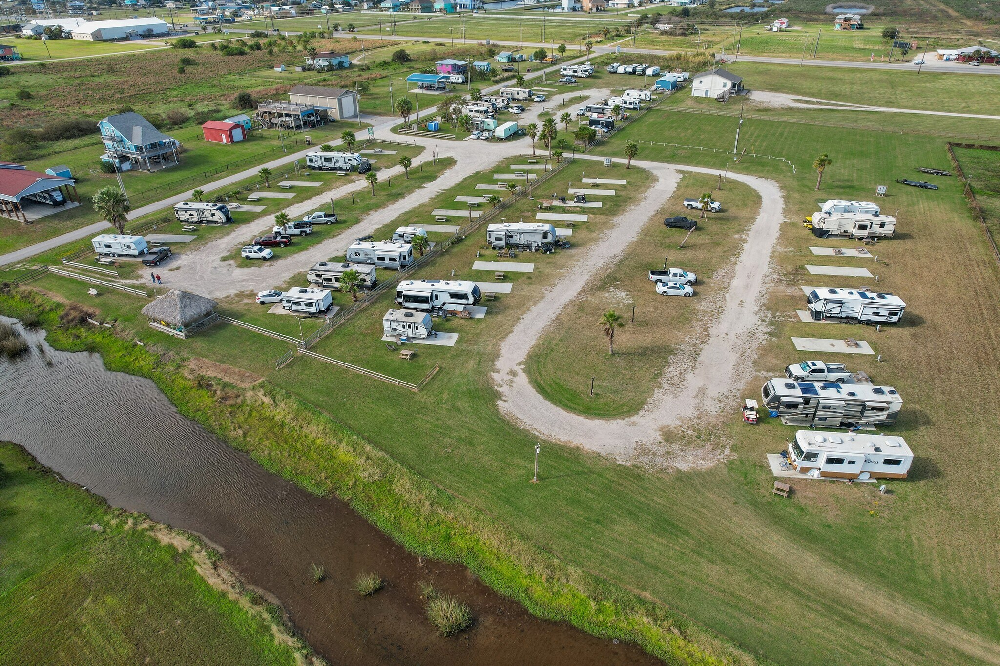 996 Sea Spray Dr, Crystal Beach, TX for sale Building Photo- Image 1 of 1