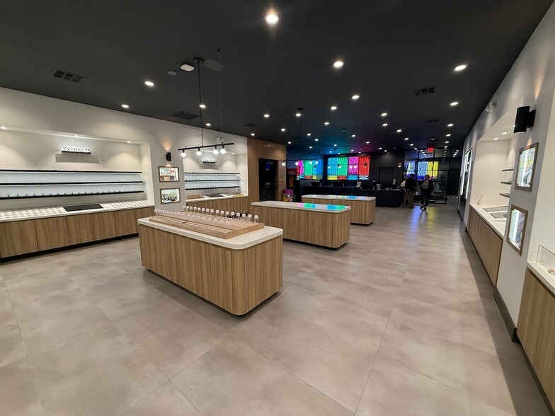 2301 Newport Blvd, Costa Mesa, CA for lease - Building Photo - Image 1 of 16